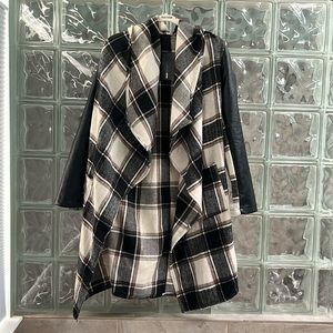 Let’s Switch it Up Plaid Coat Beige Size Medium NWT